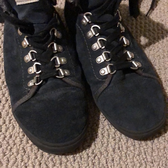 Vans Hadley Hiker Fur Lined High Tops - Picture 7 of 9